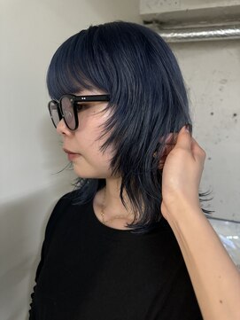 ノラ シブヤ(NORA) ネイビーカラー/ウルフカット/レイヤーカット/ブルーカラー