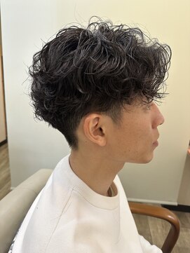 レイール(reir) センターパートスパイラルパーマ