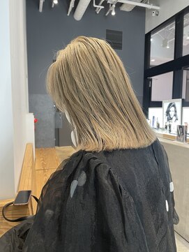 エルム 原宿 表参道(yelm) ブリーチ1回で出来るミルクティーベージュ