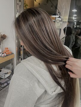 レディアル 大宮(REDEAL) ハイライトカラー