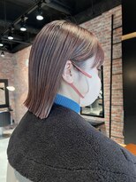 20代30代大人可愛いアッシュベージュくびれボブ耳掛け透明感