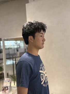 ウノプリールヴァモス(unopulir Vamos) スパイキーショートツーブロあり刈り上げなし