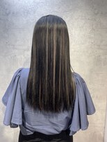 アフィナー 上大岡(Afinar) 黒髪×グレーハイライトが映える