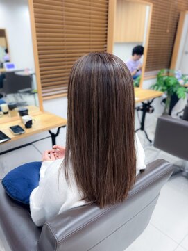 ステラバイケンジ 藤沢(STELLA by KENJE) 白髪ぼかしハイライトカラー30代40代50代