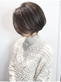大人かわいいハンサムショート丸み白髪ぼかし