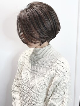 stair : case ginza7【ステアケース】 大人かわいいハンサムショート丸み白髪ぼかし