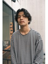ブークル(boucle)&nbsp;大人パーマ　センターパートウルフ　スパイラルパーマ