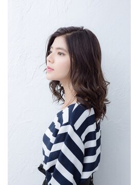 ティファ 自由が丘店(Tiffa) デジタルパーマバレイヤージュとろみセンターパートモードミディ