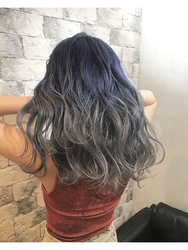 オーストヘアー リュウール(Aust hair Lueur) 【Aust】ブルーグラデーション、ホワイトアッシュ