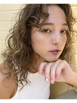 キズキ(KIZUKI) ハイライトカラーで夏のおしゃれを♪