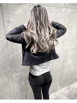 アコ(Aco) ★プラチナシルバーベージュのバレイヤージュ★