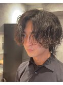 波巻きスパイラルパーマ長めセンターパートウルフ　　h