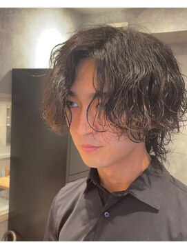 レイズ 名古屋(RAYS) 波巻きスパイラルパーマ長めセンターパートウルフ　　h