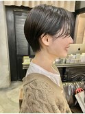 耳掛けタイトショート