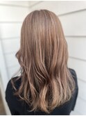 セミロング×ライトベージュ
