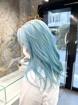 ソル 栄矢場町(SOL) ブルー×ルーツカラー