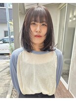 オグジュアリー 表参道(aux.) ミディアムレイヤー×ラベンダーグレージュ