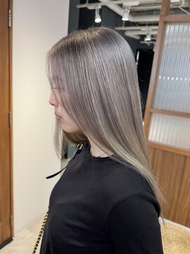 エイトデイズ 三宮駅前店(EIGHT days) grayge