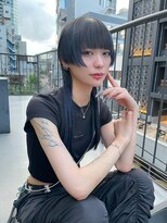 ジーナ(XENA)&nbsp;顔型別ヘアスタイル特集　ネイビーブルーウルフ