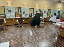 リルバイラポールヘア イオン南松本店(Lille by RAPPORT HAIR)の雰囲気（広々とした落ち着いた空間で施術しております♪）