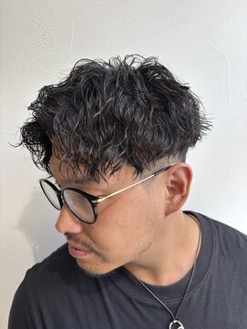 グラフ 立川(Graph.) ツイストスパイラルツーブラックマッシュショート