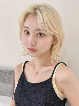 シェノン 表参道(CHAINON) くびれボブ　ブロンド　ハイトーン　くびれ巻き　小顔カット