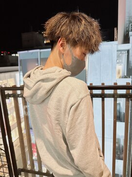 ジーナ 天神(Zina) ハイライト/ツイストスパイラルパーマ