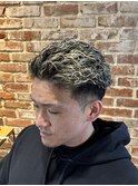 ツイストスパイラルパーマスパイラルパーマ刈り上げ眉毛メッシュ