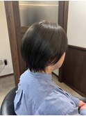 ショートボブ×オリーブカラー