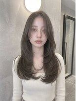 エルム センター南(Elme)&nbsp;大人女子レイヤー×透明感オリーブベージュ