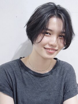 コクーン(Cocoon) 【ACO】大人の夏ヘア　イメチェンのハンサムショート