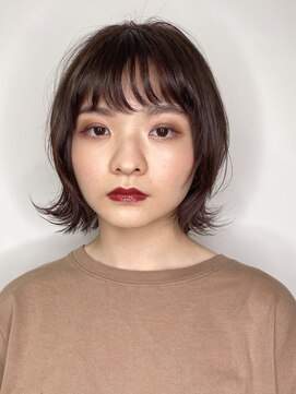 ペイジバイネオリーブ 吉祥寺店(Paige by Neolive) つや肌に見せる外はねショートボブ