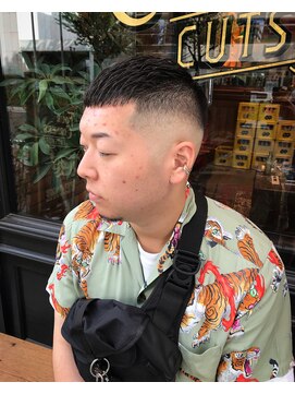 フォーコーナーズ(Four Corners) crop style【skin fade】