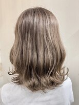 ベルクープス 天王寺店(Belle Coupes) 【Bellecoupes】岡本真由美 ハイライト 透け感ミルクベージュ