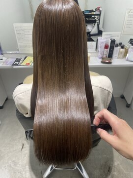 イレス 新札幌店(IRESU) ドレスヘア/ショコラアッシュ/弱酸性縮毛矯正 札幌市 / 新札幌