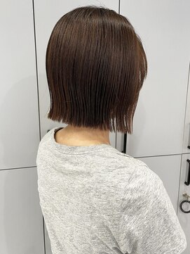 ウクラ バイ レシッド 池袋(uchla by rcid) 切りっぱなし外ハネボブワンカール×テラコッタココアベージュ