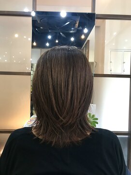 オランジュ美容室 ミディアムスタイル