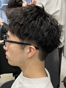 フイ 恵比寿(Hui) ツイストスパイラルパーマ/アップバングショート/刈り上げ