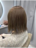 ベージュ