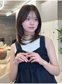 大人可愛いミディアムレイヤー小顔顔周りカットシースルーバング