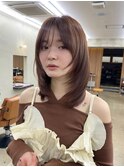 ミディアム　レイヤーカット　顔周り　似合わせ　小顔