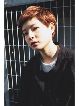 ハニーマスタード(HONEY MUSTARD) ケアブリーチ×カッパーオレンジでモードなショートスタイル