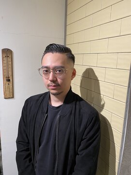 タケシズバーバー(BARBER) 8:2バーバースキンフェード