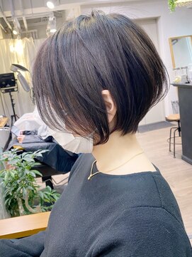 アヴァロン(AVALON) クールショートボブ・前下がり・アッシュグレージュ【BISA】