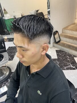 メリケンバーバーショップ フクオカ(MERICAN BARBERSHOP FUK) かき上げヘアショートレイアーくせ毛風パーマコンマヘアS12