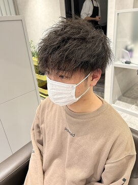 キートス(Kiitos) ラフツイストパーマダウンバングスタイル