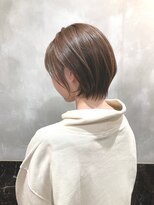 ヨム(YOMU) えりあし束感ショート
