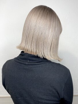 ミオ バイ レニア(mio by ReniA) ホワイトベージュ