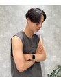 エン(enn) 大人フェミニンな柔らかいスタイルも得意です。