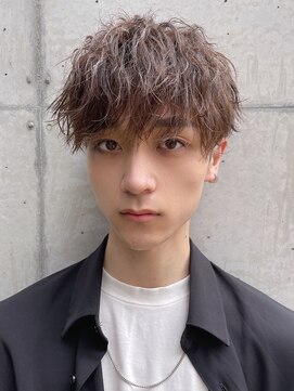 ロンドカスティーヨ 四日市(Lond castillo) 緩めのパーマで誰でも挑戦しやすい刈り上げマッシュ